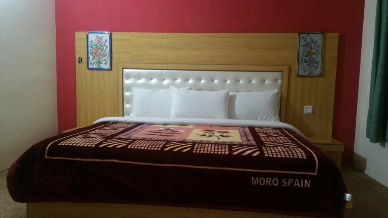 Eden Lake View Hotel Karimabad  Exterior foto